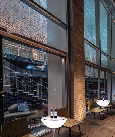 Стол светящийся круглый на металическом основании 80х80х110 Стол светящийся круглый на металическом основании 80х80х110